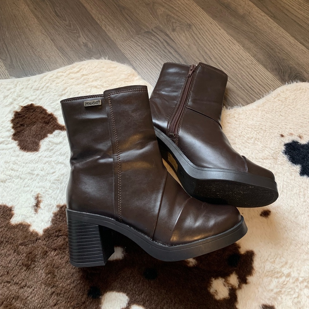 Chunky vintage mudd boots